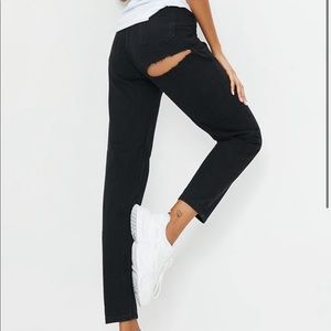 PRETTYLITTLETHING Washed Black Bum Rip Mom Jean
